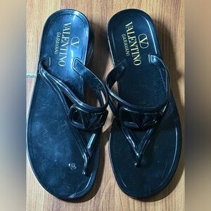 VALENTINO GARAVANI Vlogo Thong Sandal